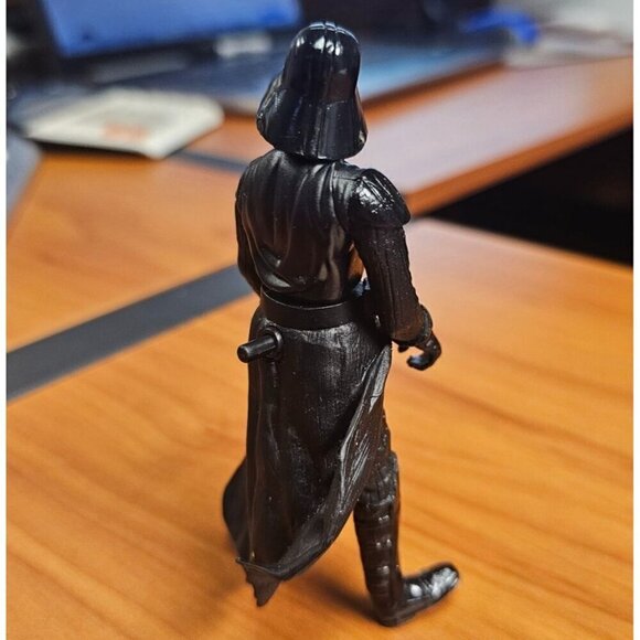 2001 Darth Vader 4.25" Action Figure. Waist and Neck Twist Smoothly - Picture 4 of 4